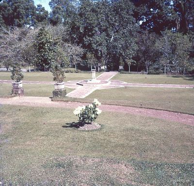 Singapore 1958-9 - Botanical Gardens
Keywords: Neil McCart