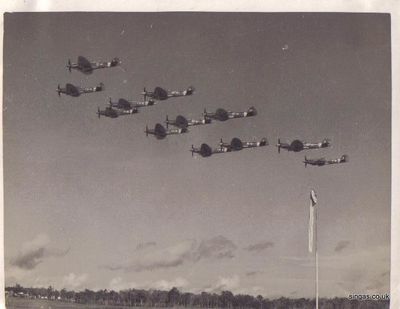  60 Squadron Fly Past
Keywords: Gary Clift;RAF Tengah;1949;60 Sqn