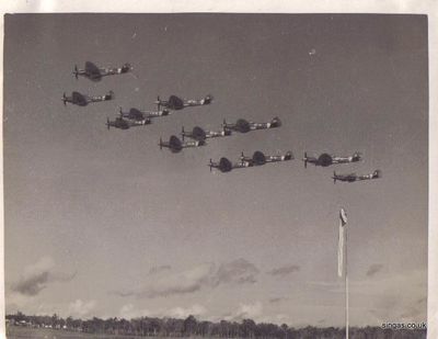  60 Squadron Fly Past
Keywords: Gary Clift;RAF Tengah;1949;60 Sqn