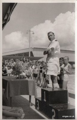 Swimming Gala at the RN School
This is a swimming gala at the RN School. I think the Headmaster standing on the platform was Commander Johnson, and the girl standing on the far right was called Josephine Cocker.
Keywords: RN School;Commander Johnson;Josephine Cocker