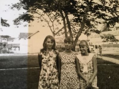 Sylvia, Sue and Carol
Sylvia Wesley, Susan Webb and Carol Webb, Sussex Estate, Singapore.
Keywords: Sylvia Wesley;Susan Webb;Carol Webb;Sussex Estate;Singapore