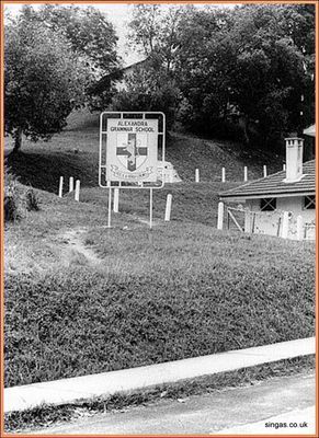 My first school in Singapore (May 1963 â€“ June 1964) Alexandra Grammar School entrance at the bottom of the notorious hill.
Keywords: Alexandra Grammar School