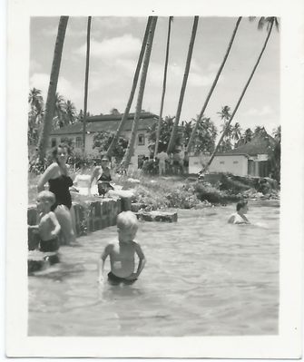 Beach in Singapore
Keywords: Ian Mackins