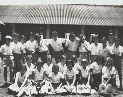 Bourne School 1964 - Class 2
Thanks to David Vickers who submitted this photo of Class 2 taken in the Autumn of 1964.  On the front row 2nd from left is Lynn Fallon, whose camera was used to take this photo.  Lynn adds that Front Row 1st left is Gillian (Warburton?), 3rd left - Karen Doollan (aka Charlie)4th left - Valerie Cann, 5th Left - Helen Wilkinson and on the end she thinks Barbara Oliver.  Back Row 3rd Left - Alan Blackburn.  David Vickers is on the back row 2nd from right.  David Robbins has identified himself on the back row, 2nd left.
Keywords: Bourne School;David Vickers;1964;Lynn Fallon;Gillian Warburton;Karen Doollan;Valerie Cann;Helen Wilkinson;Barbara Olive;Alan Blackburn;David Robbins