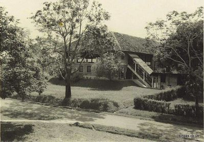 Chargemans Bungalow
A picture which was passed to  me by a friend, taken in the late 50's or early 60's in the Naval Base, we think this may have been the single men's quarters for unaccompanied chargemen 
Keywords: Lou Watkins;Chargemans Bungalow;Naval Base