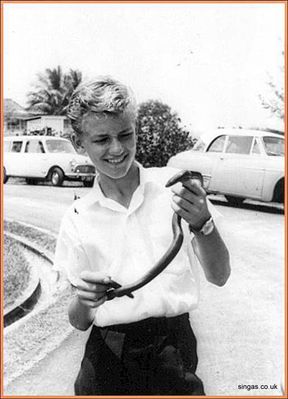 Chris Wall
Chris Wall â€“ a mate from 1964 â€“ 1966 before he went to Hong Kong. Used to play guitar with The Pagans (I think). Taken at The Gap 1964.
Keywords: Chris Wall;1964;The Gap