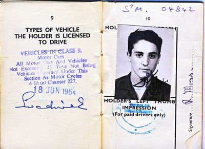 inside of the driving licence
Keywords: Ron Moss;driving licence