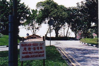 Entrance to the Sussex Estate
Photo taken in 2001
Keywords: Paul Edwick;Sussex Estate;2001