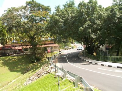 Malan Road leading from Main Entrance going toward Lock Road on the left
Keywords: Gillman;Barracks;Village;Malan Road;Lock Road