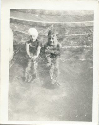 Nuffield Pool, Britannia Club.
Ian and friend
Keywords: Ian Mackins