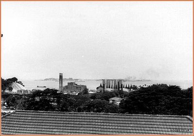 Pasir Panjang Power Station
The view from my bedroom window at Prince Georgeâ€™s Park â€“ looking across Pasir Panjang Power Station and the islands in the Straits of Singapore beyond.
Keywords: Pasir Panjang;Power Station