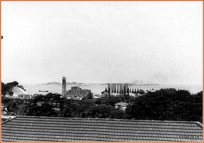 Pasir Panjang Power Station
The view from my bedroom window at Prince Georgeâ€™s Park â€“ looking across Pasir Panjang Power Station and the islands in the Straits of Singapore beyond.
Keywords: Pasir Panjang;Power Station