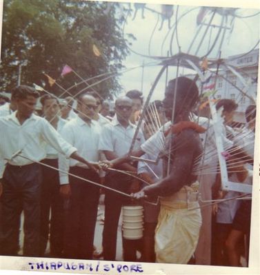 Thaipussam
Keywords: Gordon Thompson;Thaipussam