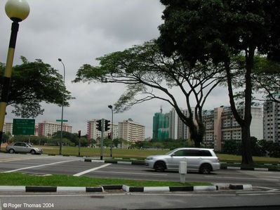 This is where Sussex Estate used to be.
This is where Sussex Estate used to be.  The school is the Nan Hue Secondary School which moved into these premises in December 2003.
Keywords: Sussex Estate;2003