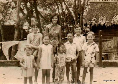 At Sue's kampong, Yew Tee village with our neighbour's children, the Bowens.
Keywords: Yew Tee;Bowens;Lucy Childs