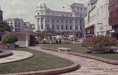 Raffles Place 1969
Keywords: John Hyde;Raffles Place;1969