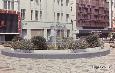 Raffles Place 1969
Keywords: John Hyde;Raffles Place;1969