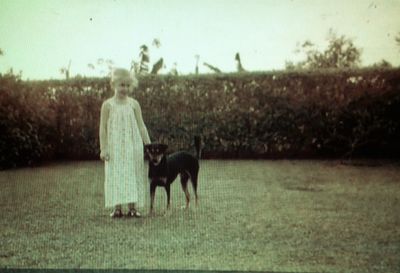 Binte and Valda in the garden at Amoy Quee - 1961
