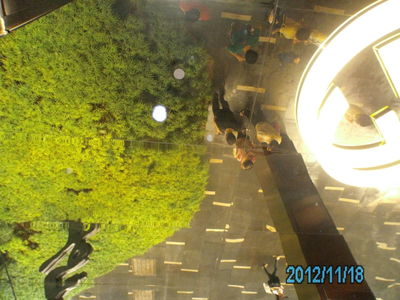 Mirrored Ceiling - Orchard Road - 2012
Whilst walking down Orchard Road there was a torrent of rain - I took shelter, as did many others, at the nearest covered way. Looked up and behold - amazing!
