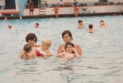 Swimming at the Britannia Club. L-R: Dave Moffett, Mae Moffett, Chris Moffett, Unknown woman, Gill Moffett
Keywords: Gillian Moffett; David Moffett; Christopher Moffett; Mae Moffett; 1967; Swimming Pools; Britannia Club