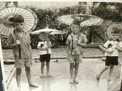 Serangoon Garden Estate Singapore 1963
Keywords: Serangoon Singapore 1963